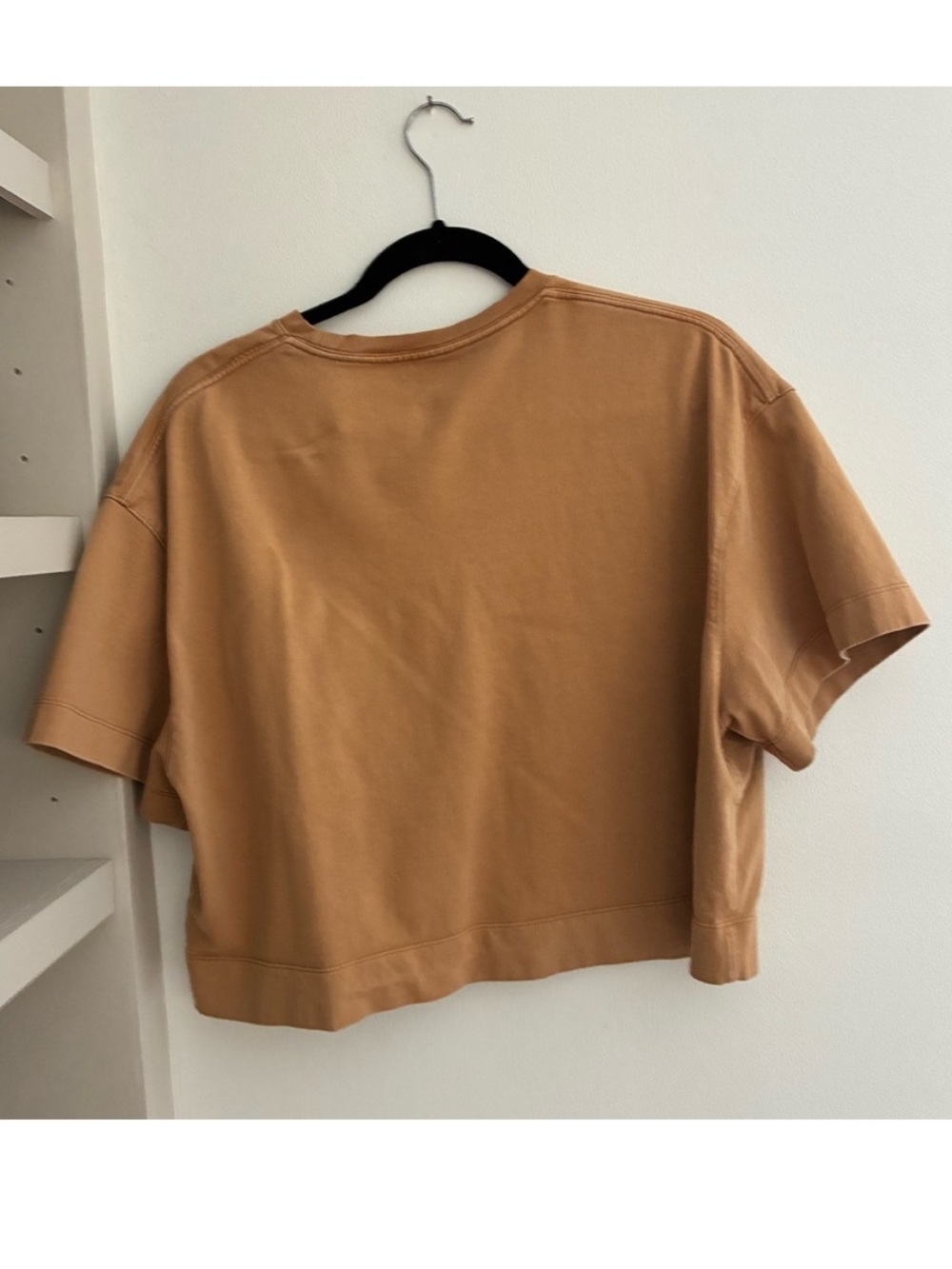 Athleta Short-Sleeve Oversized Boxy Crew Neck Pocket T Shirt in Camel/Tan Sz S - Picture 2 of 9